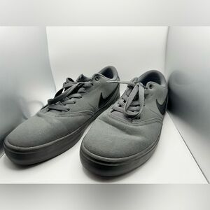 men's grey Nike SB shoes size 8.5